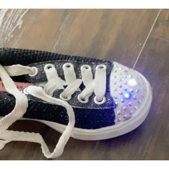 Girl's Skechers Twinkle Toes Light Up Shoes - Picture 7 of 8